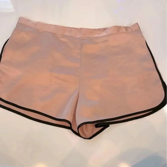 NWOT ETAM “LUANA” SATIN PJ SHORTS BLUSH/BLACK SIZE LARGE - Picture 7 of 12